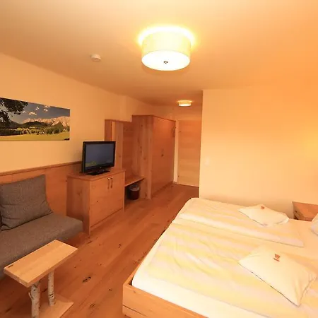 Alpenperle ゲストハウス 3*