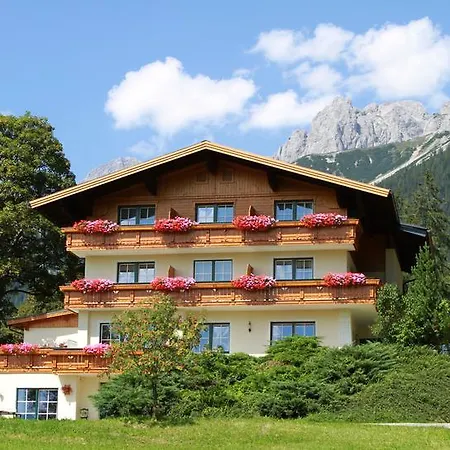 Alpenperle Guest house 3*