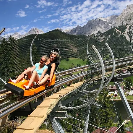 Alpenperle ゲストハウス