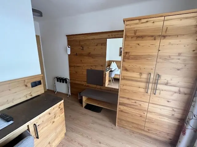 Alpenperle 게스트하우스 3*