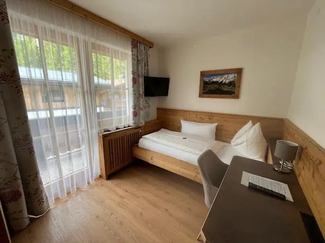 招待所 阿尔彭佩乐旅馆 3*