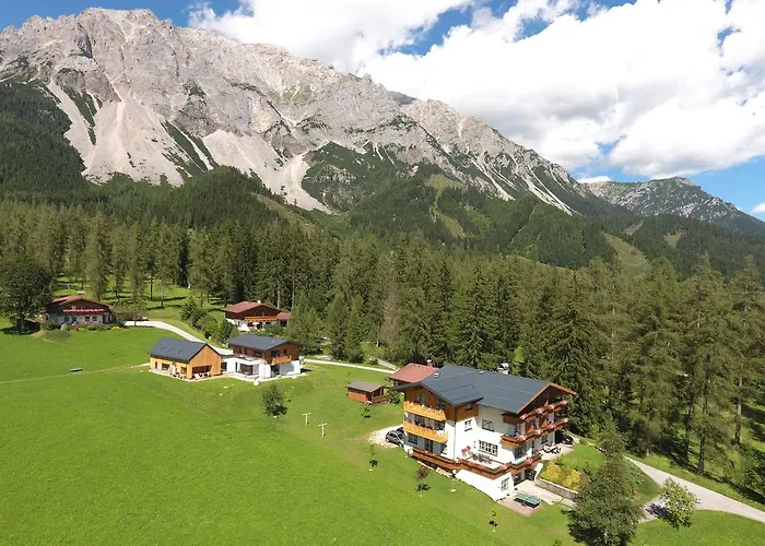 Alpenperle بيت ضيافة 3*